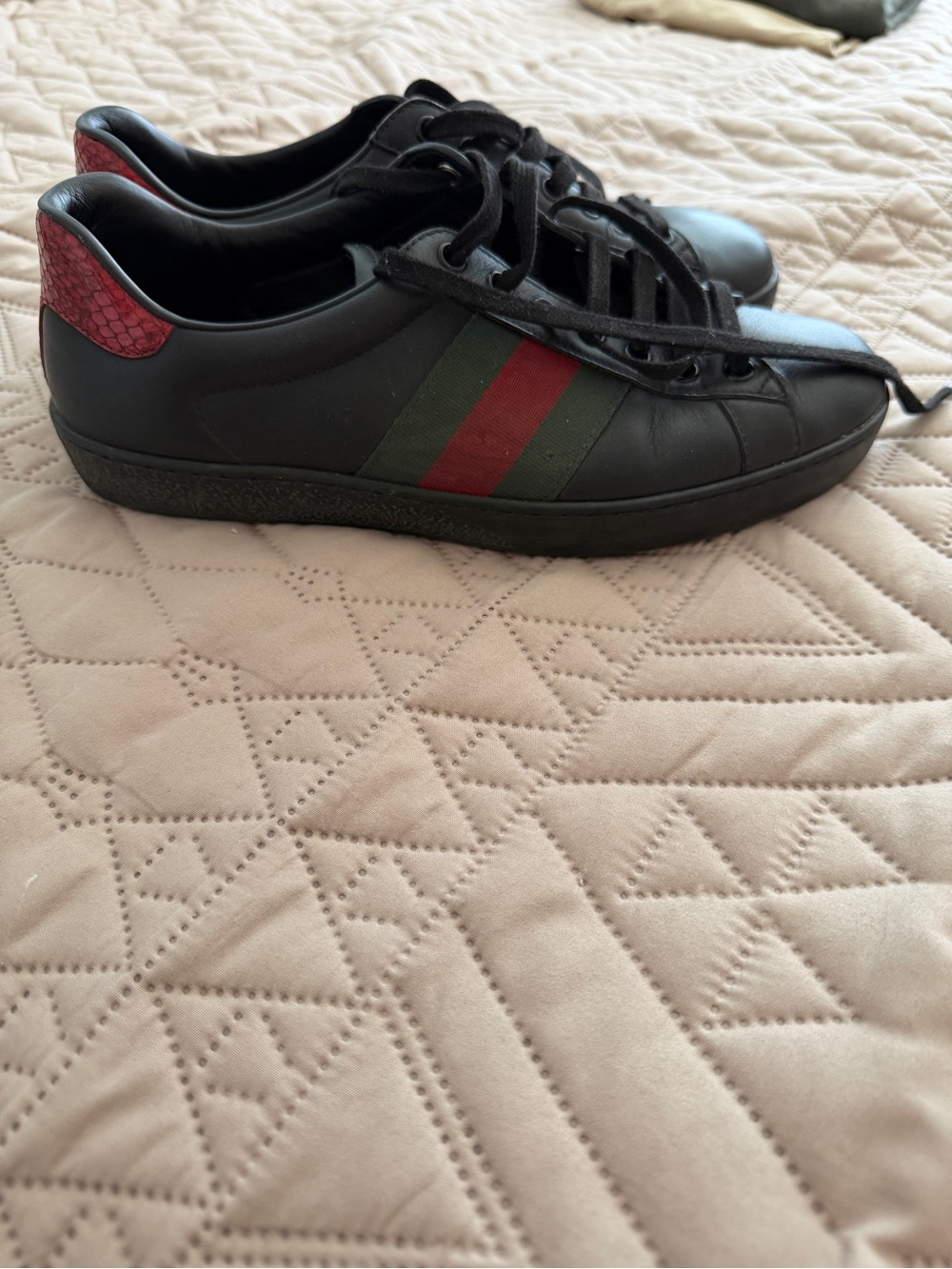 Gucci Men's Black Low-Top Sneakers